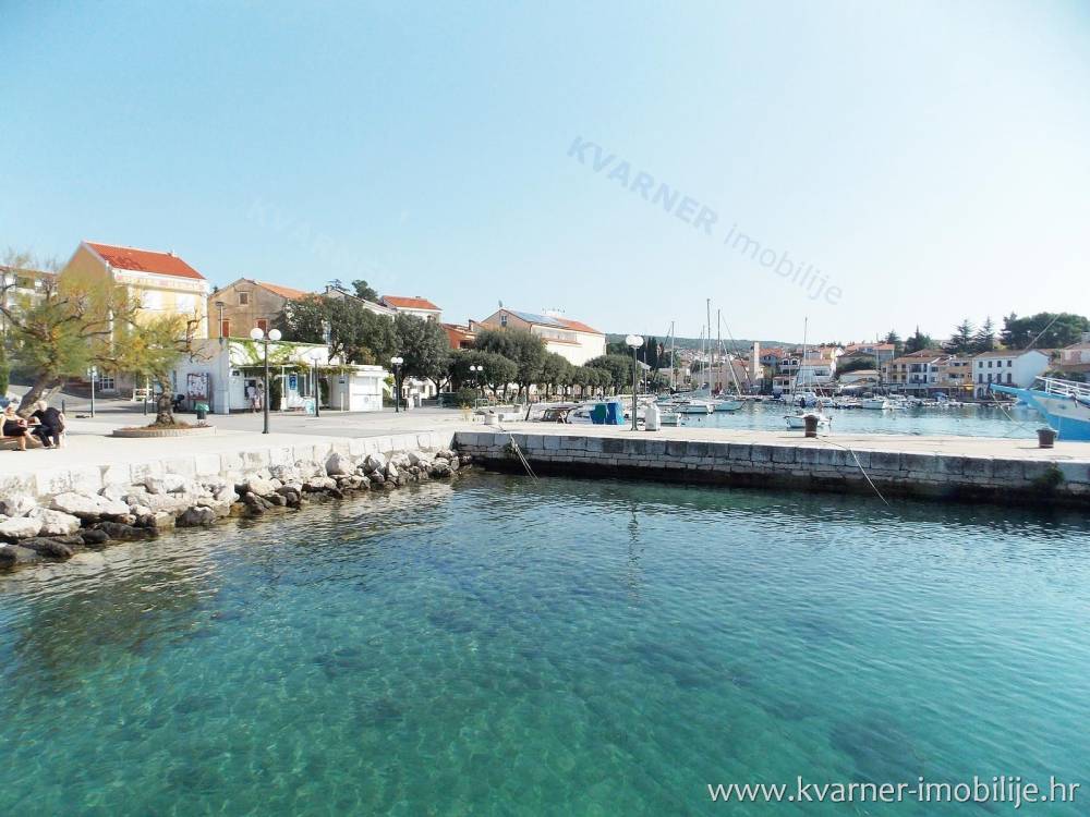 1st ROW TO THE SEA!! House in Malinska with 3 apartments!! IN THE TOWN CENTER!!