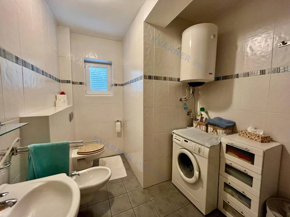 Prodaja, apartman u prizemlju s okućnicom!