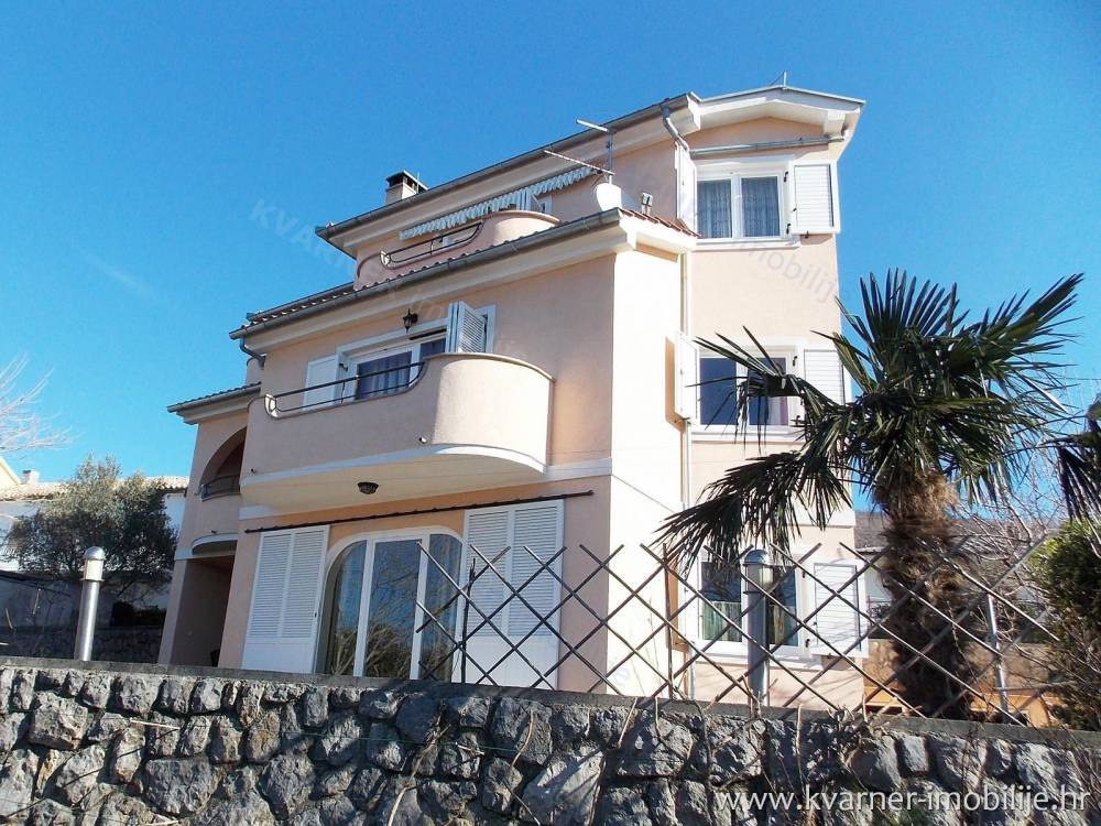 Buying the real estate in Crikvenica / Detached 4 apartment house with garage and panoramic sea view!!