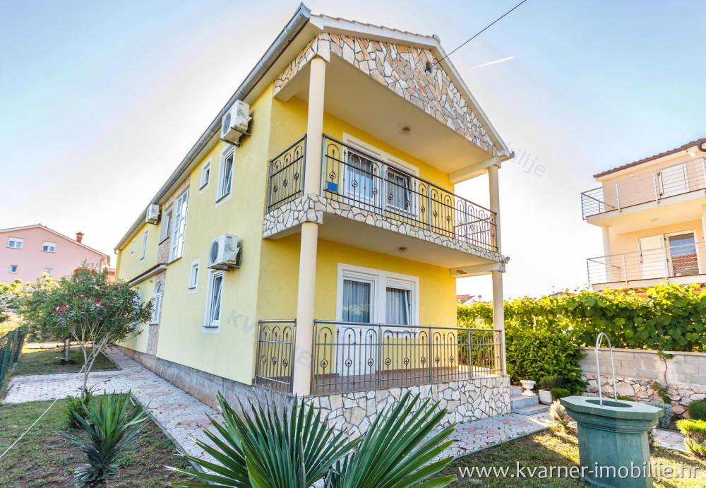 Buying the house on the island of Krk / Detached 5 apartment house on quiet location near the beach!!