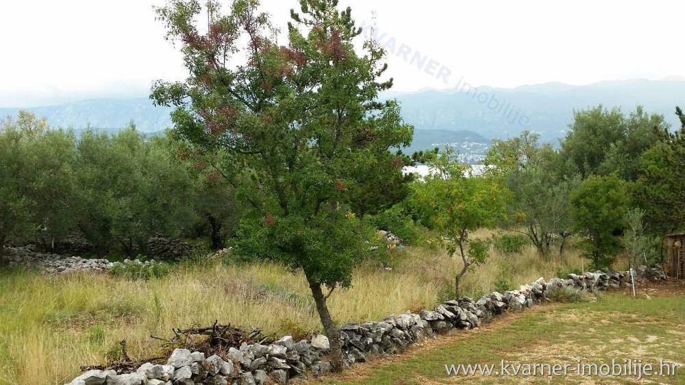 Building lot on a quiet location with open sea view!!