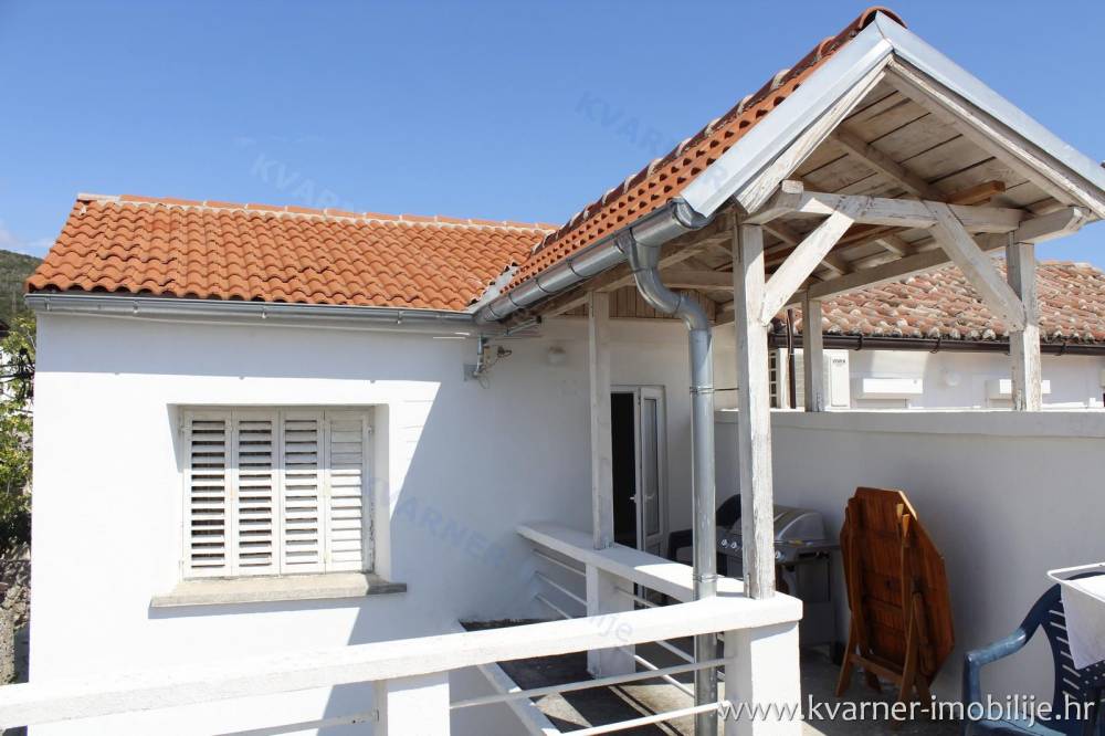 Adapted stone house in Selce with open sea view!!