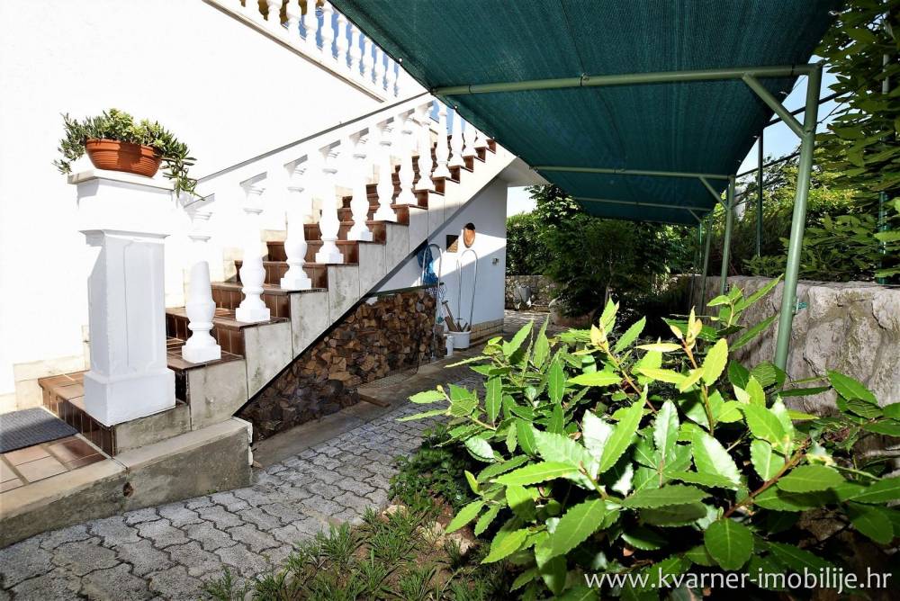 170 m from the beach!! Furnished detached house with beautiful landscaped garden and large terraces with sea view!!