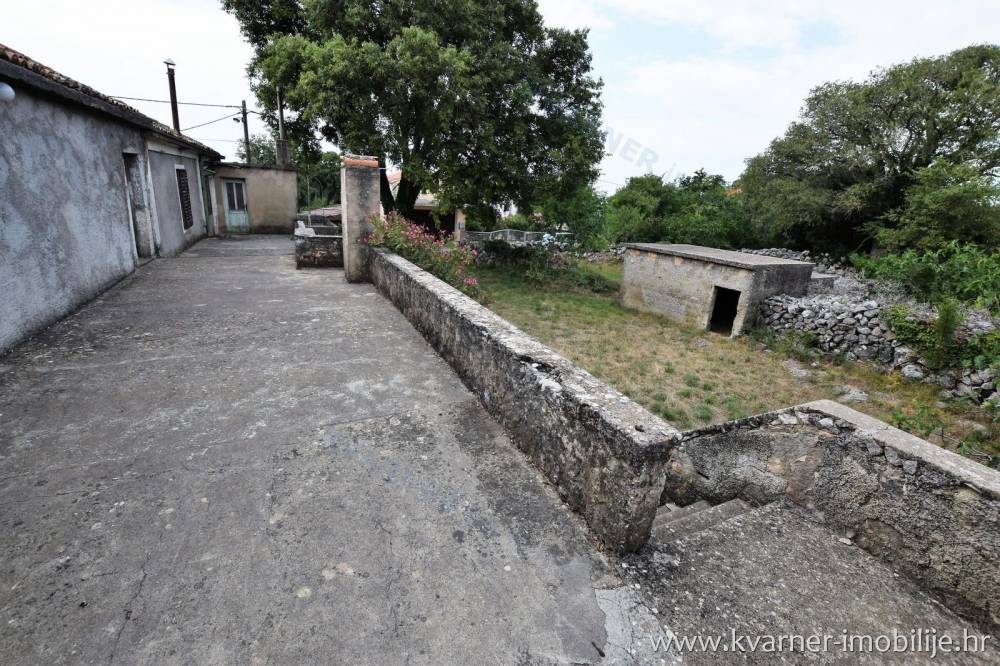Two stone houses with large garden! Excellent potential!