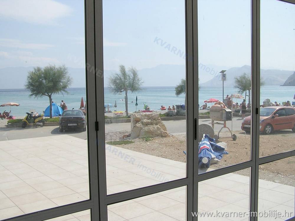 ON THE BEACH!! Residential and commercial real estate in Baška!! 280 sqm + 460 sqm of terrace!!