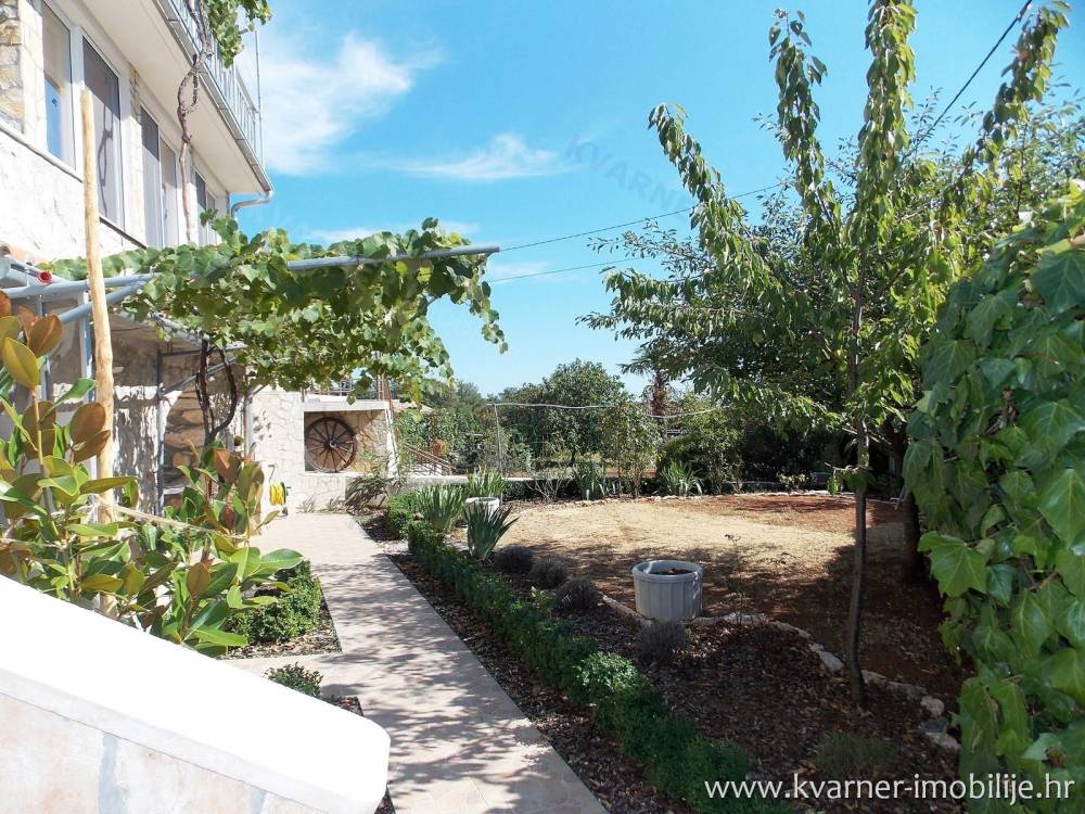 Renovated stone house on quiet location with large terraces and beautiful sea view!! 110 sqm of surface area + 50 sqm of terrace + 22 sqm of garage + 230 sqm of garden!!