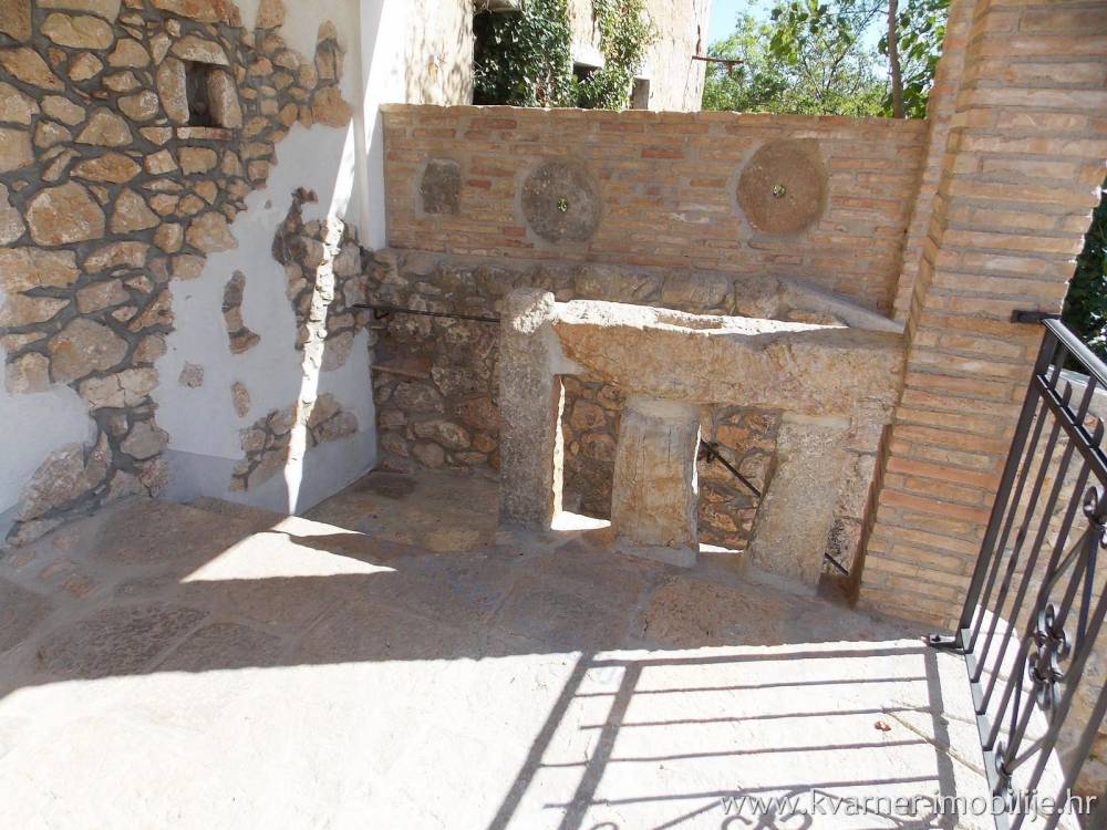 Stone houses island of Krk for sale / Stone house on quiet location with 3 separate apartments and panoramic sea view!!