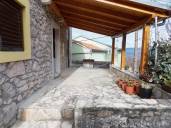 Nepremičnine otok Krk prodaja / Kamnite hiše Krk nakup / Prenovljena kamnita hiša na mirni lokaciji otoka Krka s pogledom na morje!!