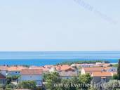PENTHOUSE IN KRK WITH PANORAMIC VIEW!! Furnished penthouse with panoramic sea view and garage in a quiet location in the town of Krk!