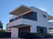 Malinska - Neues modernes Doppelhaus mit Pool! | Kvarner imobilije