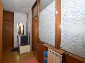 Zu verkaufen - ausgezeichnete Wohnung mit Meerblick in Njivice