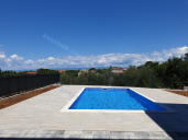 Villa mit Pool in ruhiger Lage mit wunderschönem Meerblick !!