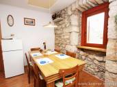 Duplex stone house in a quiet location with a large garden of 1,700 m²!!