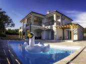 New furnished detached villa with swimming pool, large terraces and panoramic sea views!
